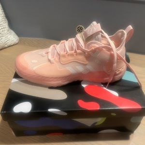Adidas Harden Vol. 5 Futurenatural Icy Pink basketball shoes, size US 11 1/2